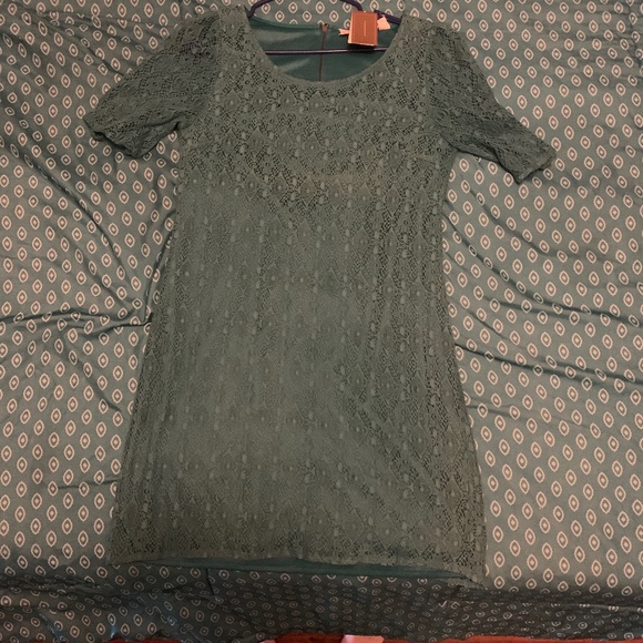Dress - Picture 1 of 3